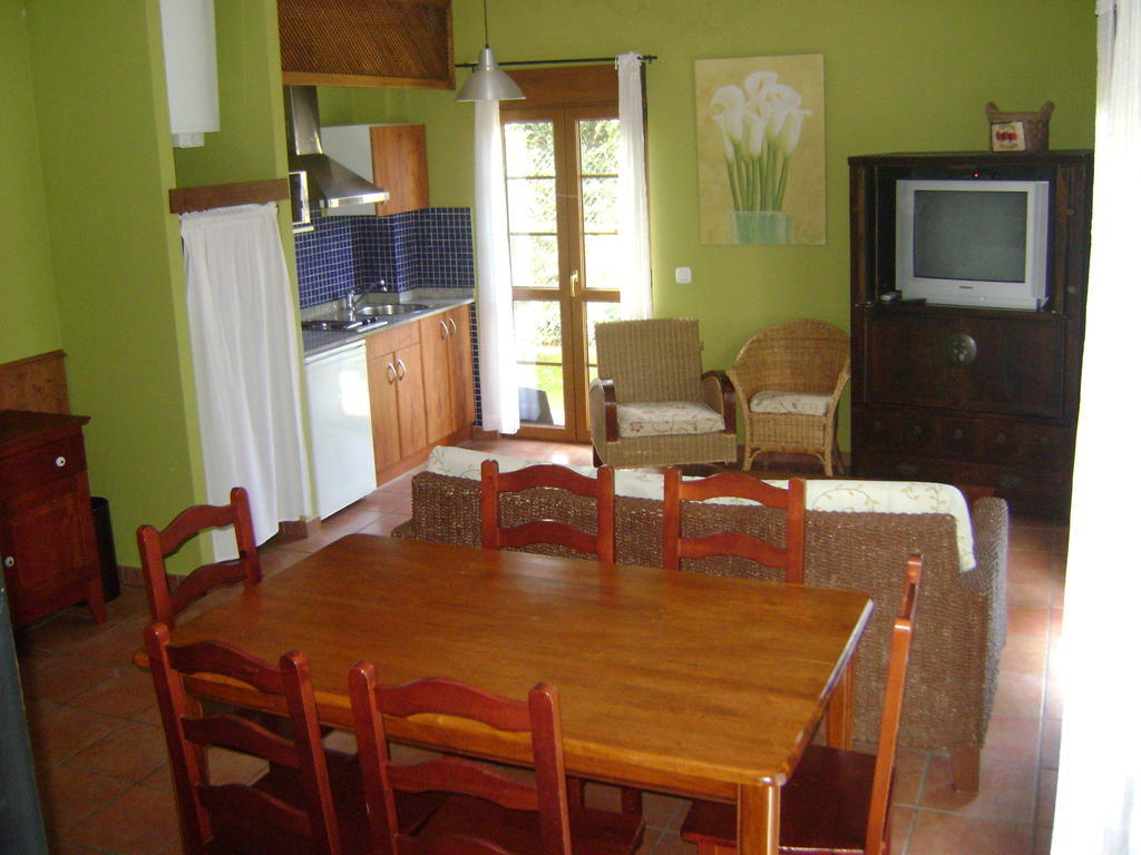 Apartamentos Dos Robles Somo Værelse billede